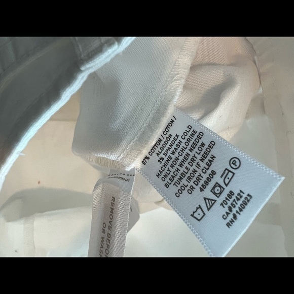 Ann Taylor Belted Skirt NWT 
Size:2 - Picture 11 of 11